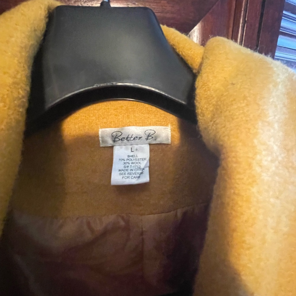 Stylish Yellow Double-Breasted Women's Jacket - Picture 3 of 3